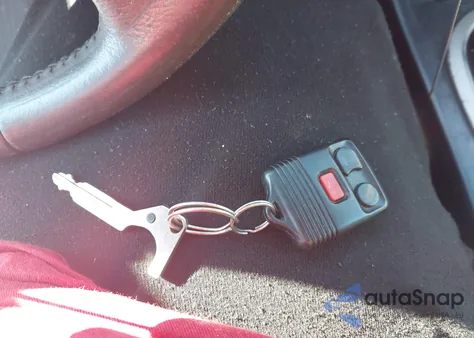 2005 Ford Escape Hybrid from USA, damaged, VIN 1FMYU95H55KE01447